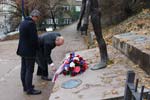 Etická komise uctila památku obětí komunismu u památníku v Praze na Újezdě, 17. listopadu 2016